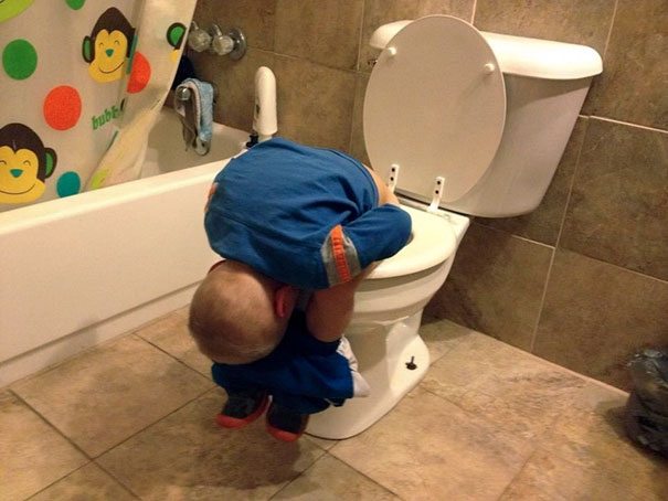 photos-proving-children-able-fall-asleep-unusual-places-18